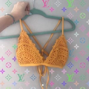 Yellow crochet Bikini top 👙 size large